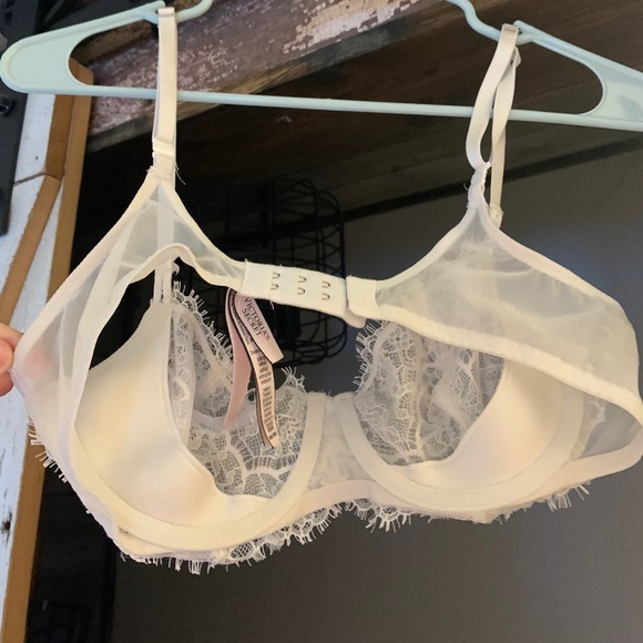 victorias secret lace brallete - Picture 2 of 5